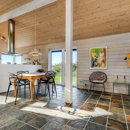 Beautiful, Modern Wooden House With Views-sj844