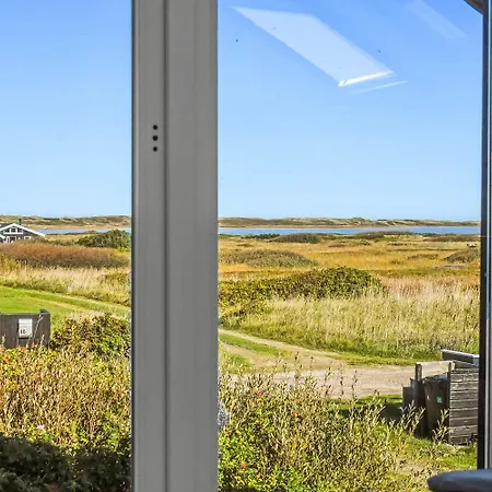 Beautiful, Modern Wooden House With Views-sj844