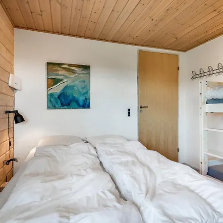 Beautiful, Modern Wooden House With Views-sj844 莱姆维